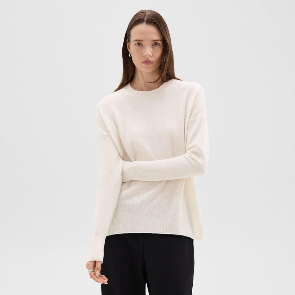 Theory Relaxed Sweater in Cashmere
